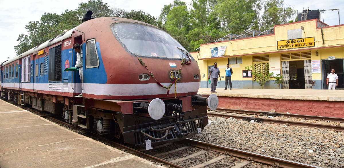 Techies oppose cancellation of two trains to IT corridor