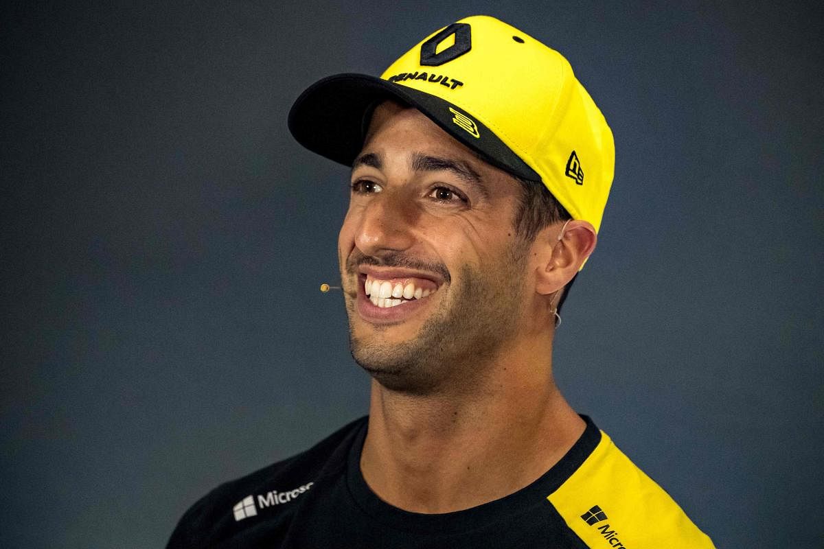Carlos Sainz to succeed Sebastian Vettel at Ferrari as Daniel Ricciardo heads to McLaren