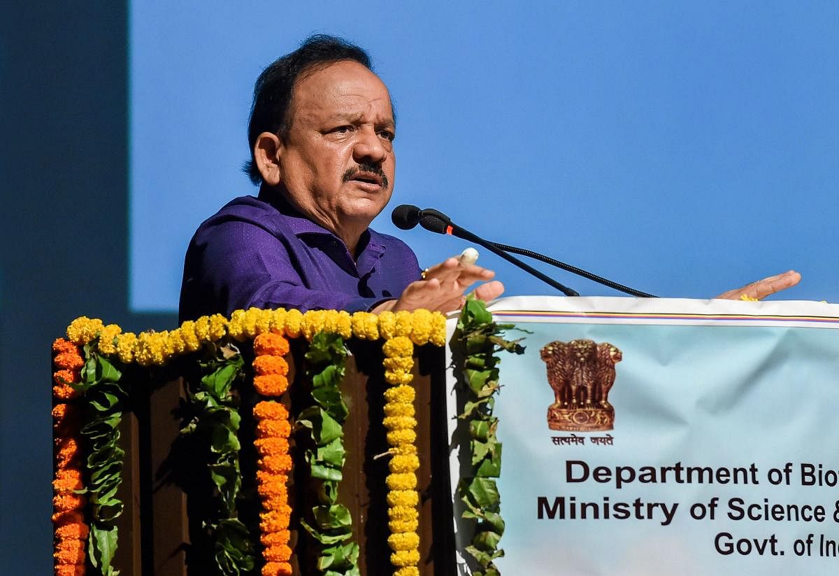 Harsh Vardhan appeals all states, Union Territories to ban sale of smokeless tobacco products, spitting in public