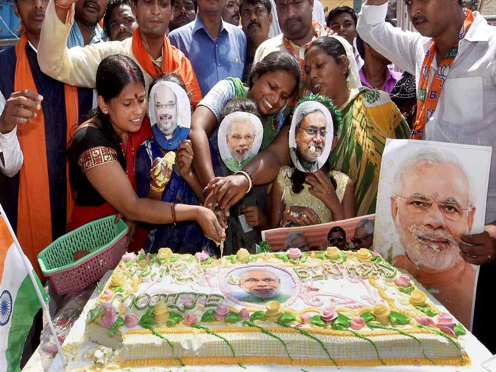 Modi's Pyramid Cake Is Set To Break The Guinness World Record, Towering At  7 Feet!