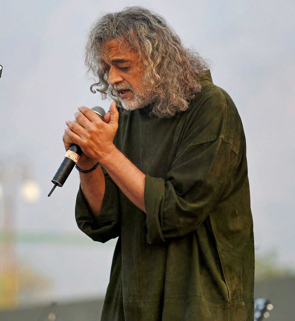 Singer Lucky Ali convicted in cheque-bounce case