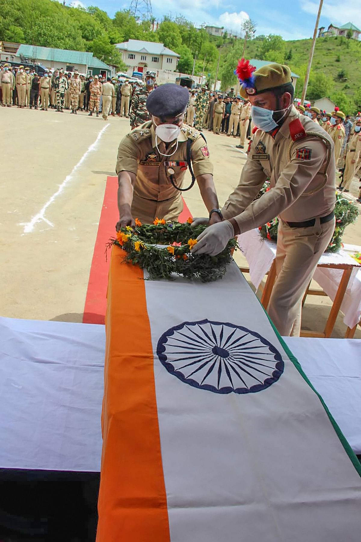 Major Anuj Sood killed in Handwara encounter cremated