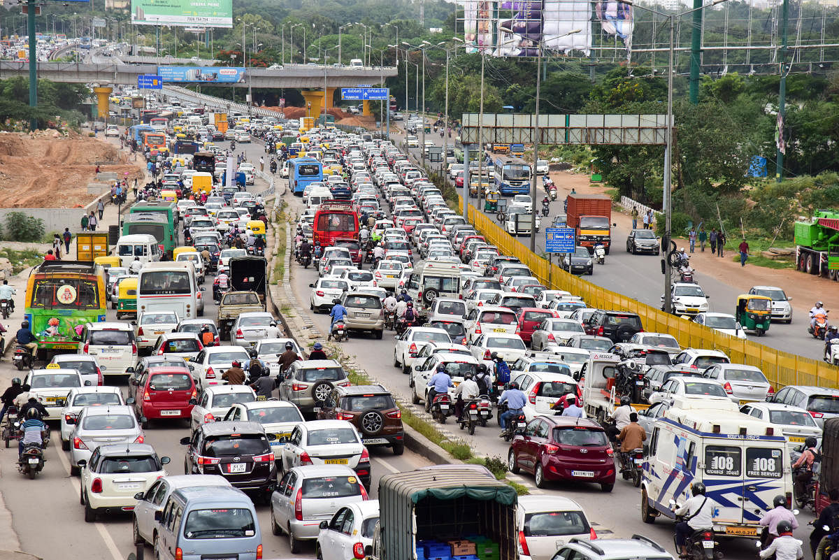 Broken bus adds to traffic chaos on Hebbal flyover