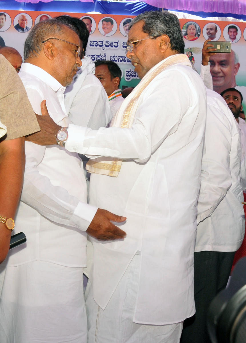 Siddaramaiah, GTD bury the hatchet, campaign together