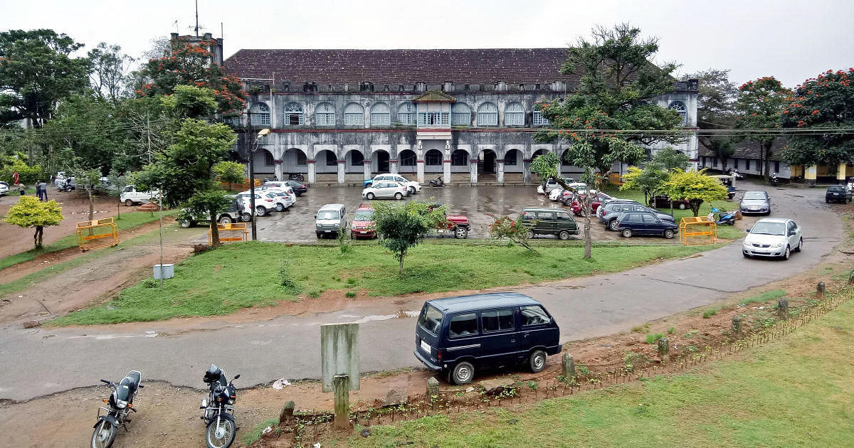 DC for shifting of offices from Madikeri Fort