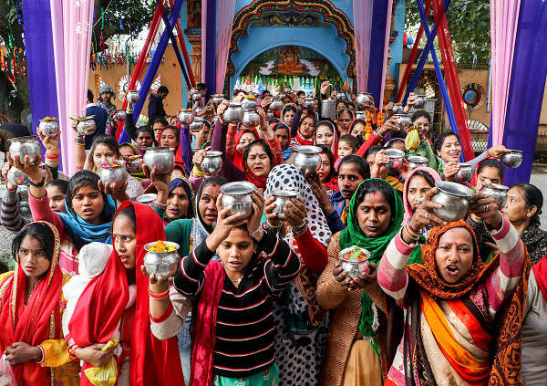 Kashmiri Pandits celebrate Shivratri with religious fervour