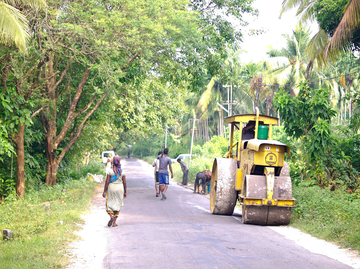 Making good use of the coronavirus lockdown, Bengal villagers build new road