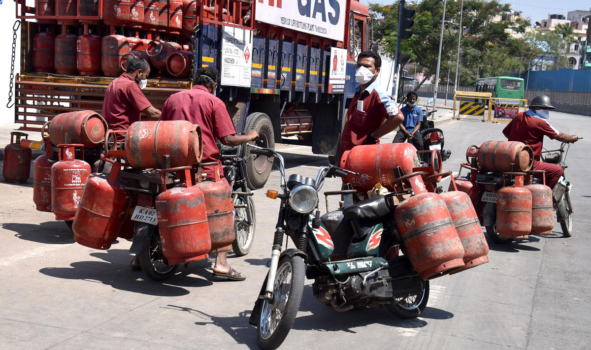 Amid panic buying during coronavirus lockdown, LPG delivery boys left in the lurch