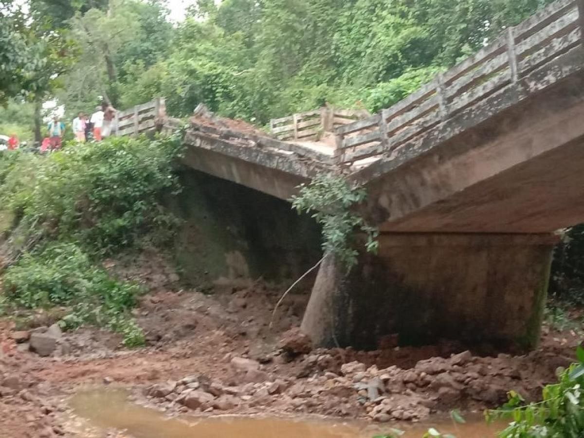 45-year-old bridge collapses
