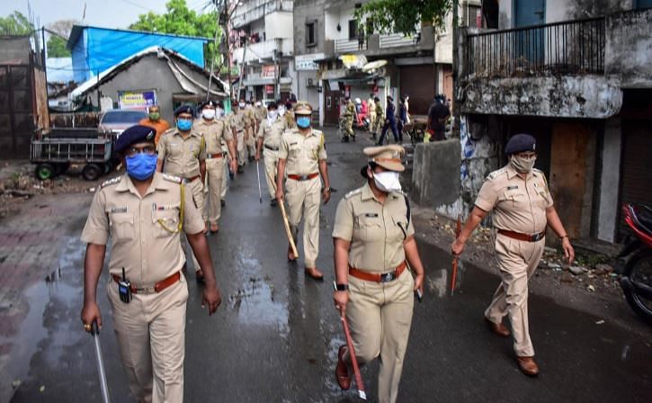 Maharashtra lady police officer transferred after argument with Abu Azmi