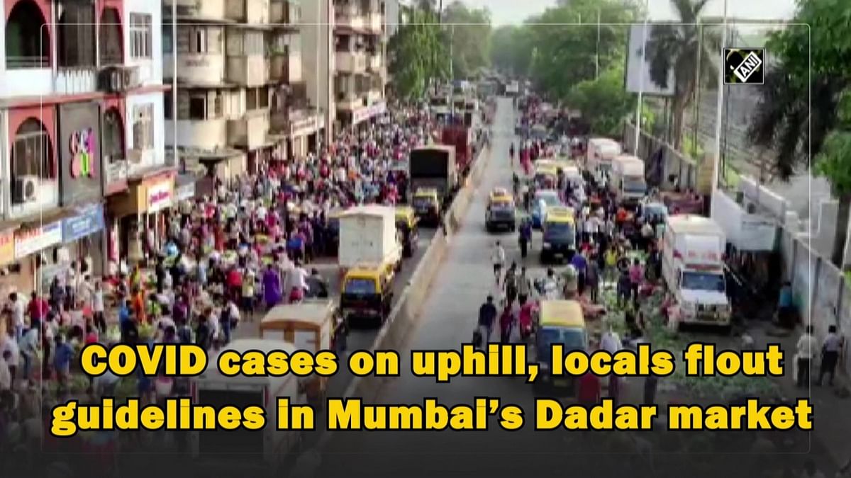 Covid cases on uphill, locals flout guidelines in Mumbai’s Dadar market