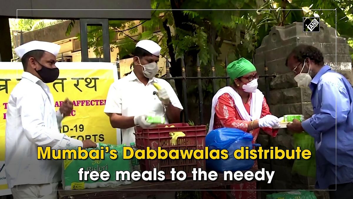 Mumbai’s Dabbawalas distribute free meals to the needy