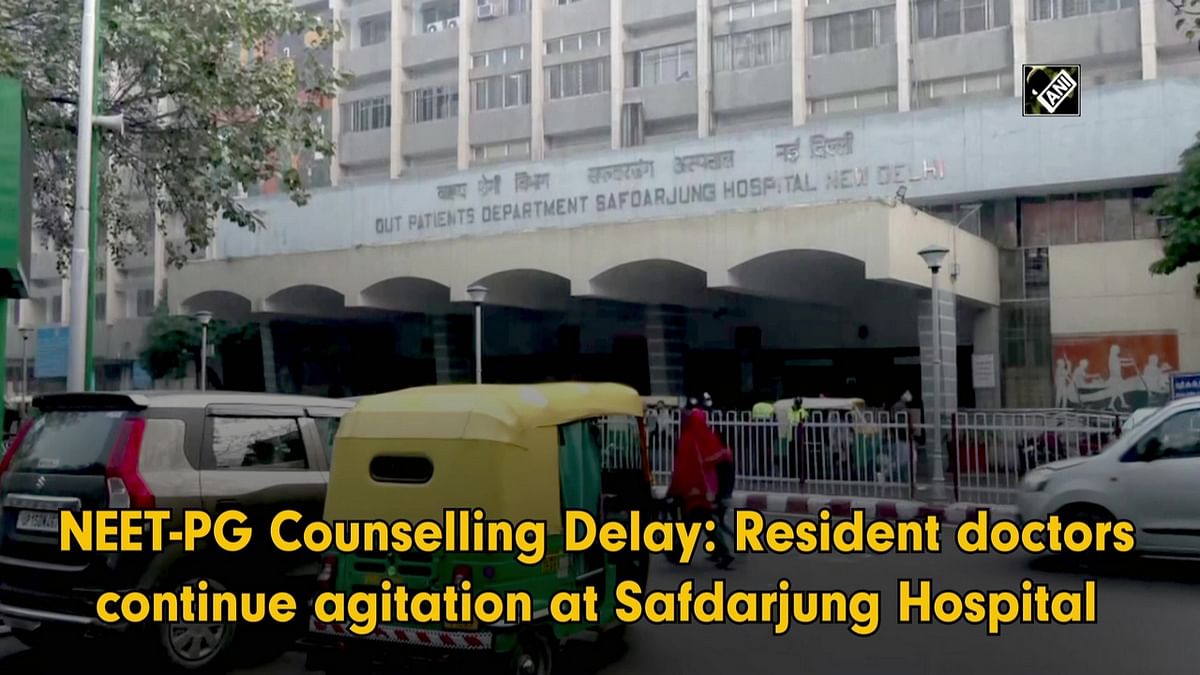 NEET-PG Counselling Delay: Resident doctors continue agitation at Safdarjung Hospital