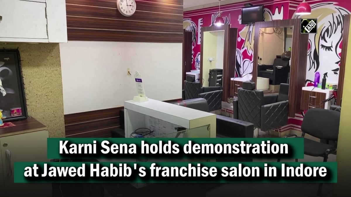 Karni Sena holds demonstration at Jawed Habib's franchise salon in Indore