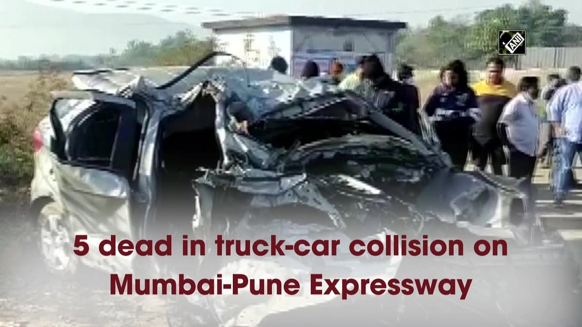 5 dead in truck-car collision on Mumbai-Pune Expressway