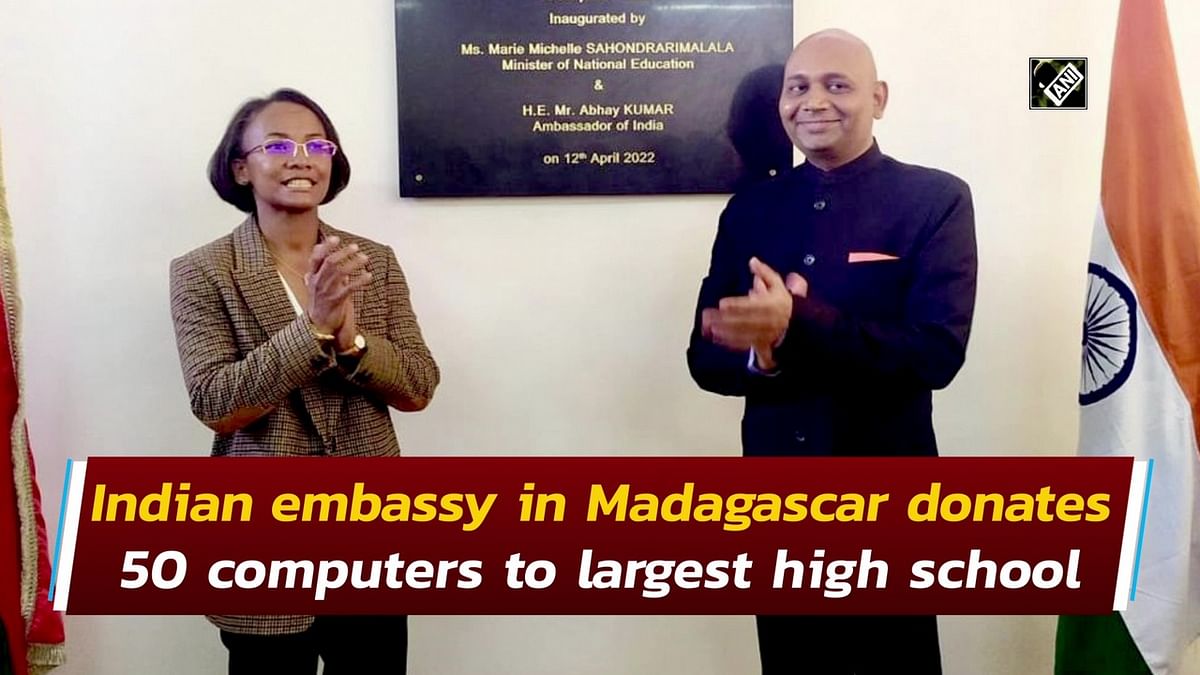 Indian embassy in Madagascar donates 50 computers to largest high school