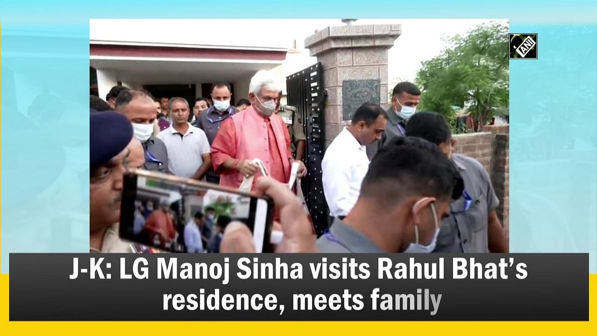 J-K: LG Manoj Sinha visits Rahul Bhat’s residence, meets family