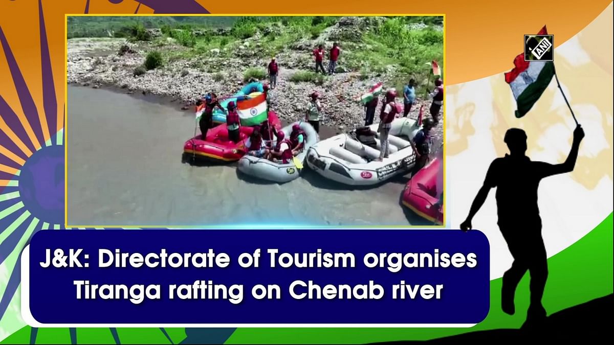 J&K: Directorate of Tourism organises Tiranga rafting on Chenab river