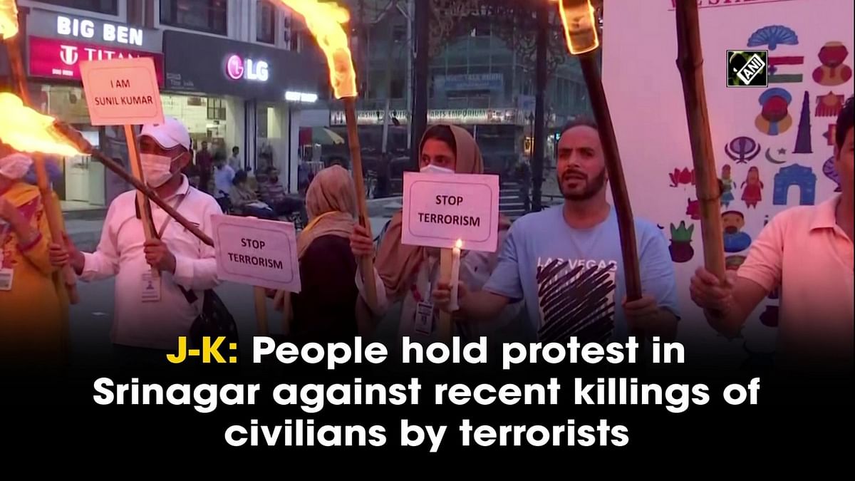 People hold protest in Srinagar against recent killings of civilians by terrorists 