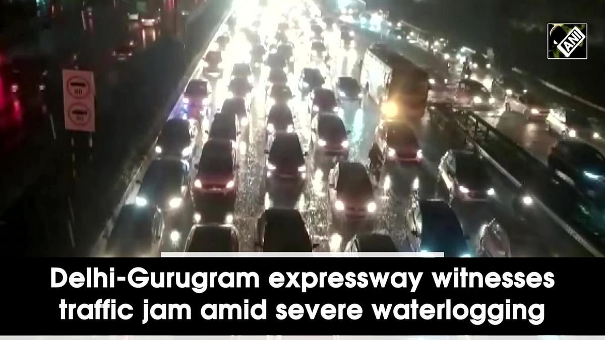 Delhi-Gurugram expressway witnesses traffic jam amid severe waterlogging