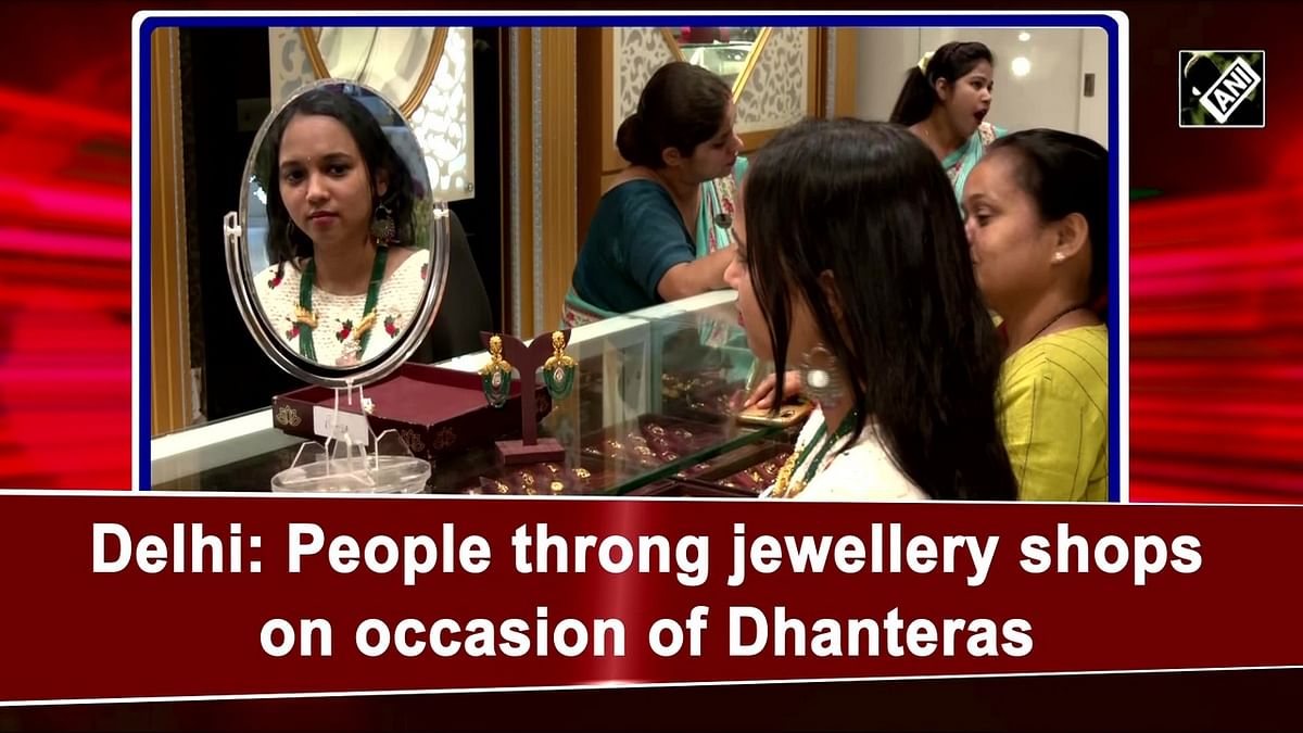 Delhi: People throng jewellery shops on occasion of Dhanteras