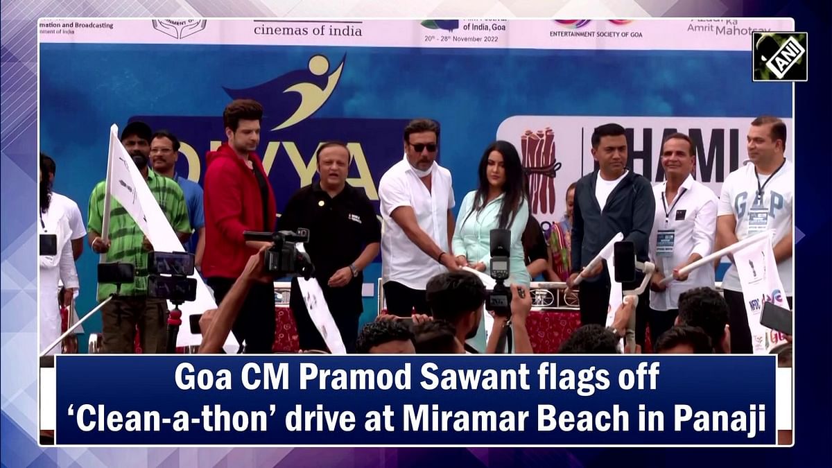 Goa CM flags off cleanliness drive at Miramar Beach