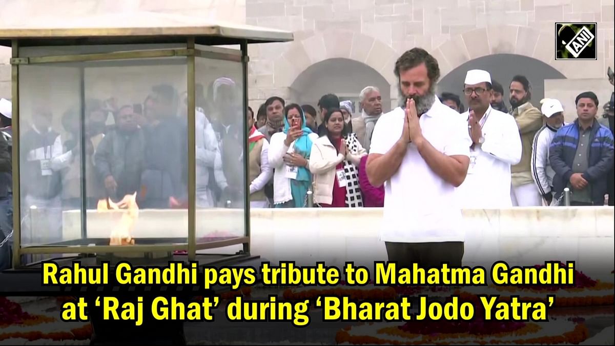 Bharat Jodo Yatra: Rahul Gandhi pays tribute to Mahatma Gandhi at ‘Raj Ghat’