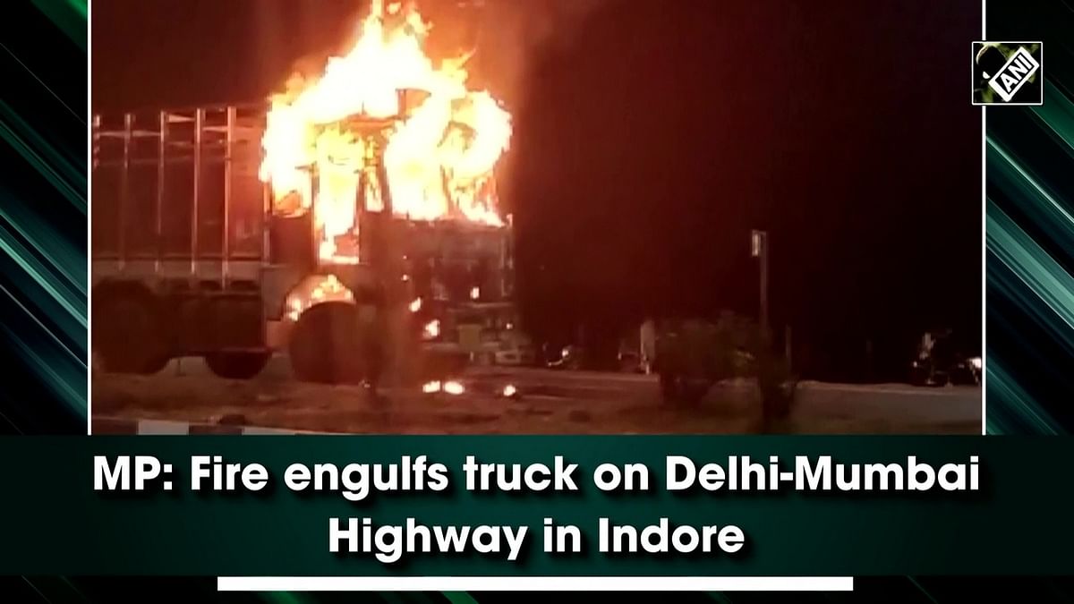 Fire engulfs truck on Delhi-Mumbai Highway in Indore