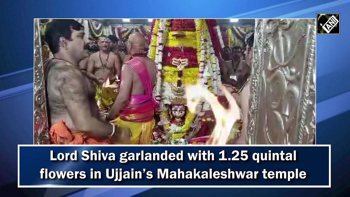 Lord Shiva garlanded with 1.25 quintal flowers in Ujjain’s Mahakaleshwar temple
