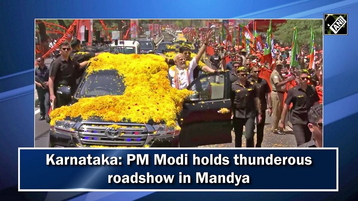 PM Modi holds thunderous roadshow in K'taka's Mandya