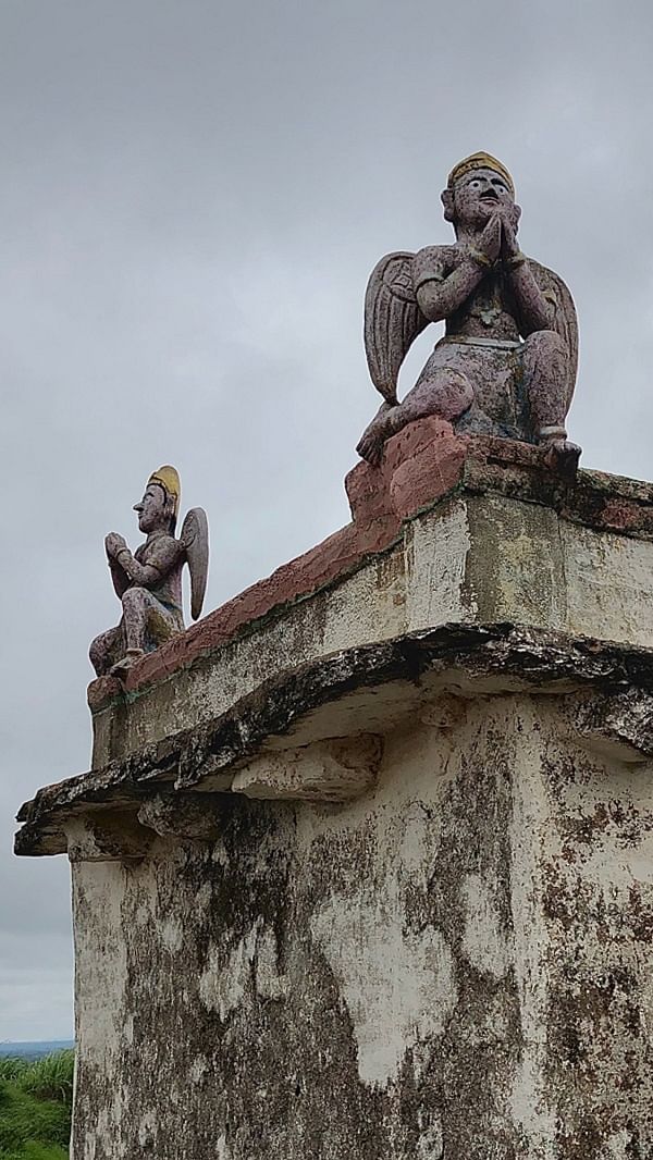 Garuda-like gargoyles