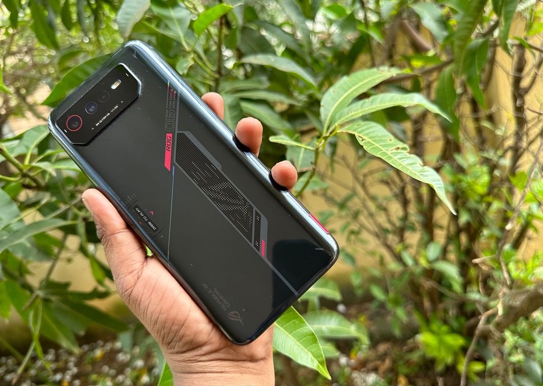 Asus ROG Phone 6. Credit: DH Photo/KVN Rohit