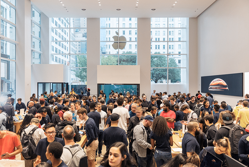 Apple Store at Fifth Avenue, New York City (Picture Credit: Apple)