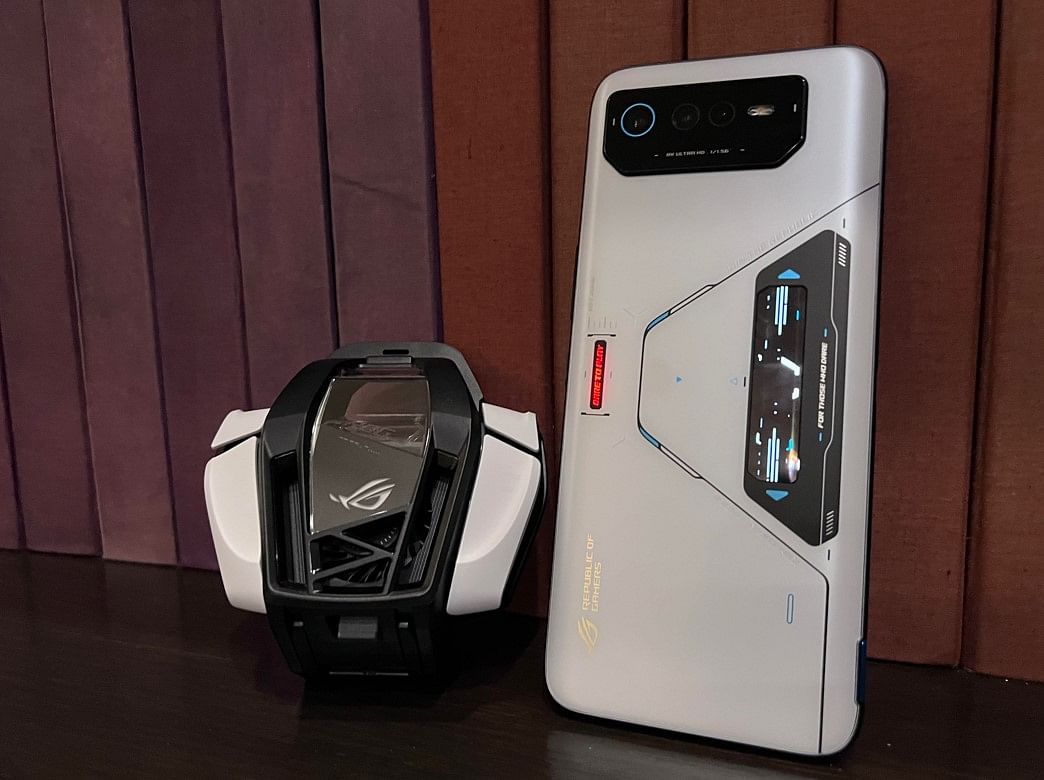 Asus ROG Phone 6 Pro with ROG AeroActive Cooler 6. Credit: DH Photo/KVN Rohit