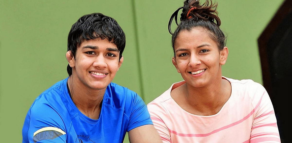 Babita Phogat (L) and Geeta Phogat. Credit: Olympic Channel.