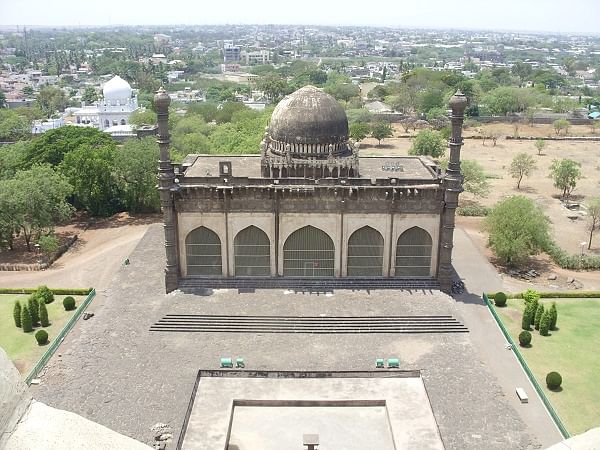 Bijapur Mosque (Jumma Masjid), Vijayapura. PHOTO BY AUTHOR