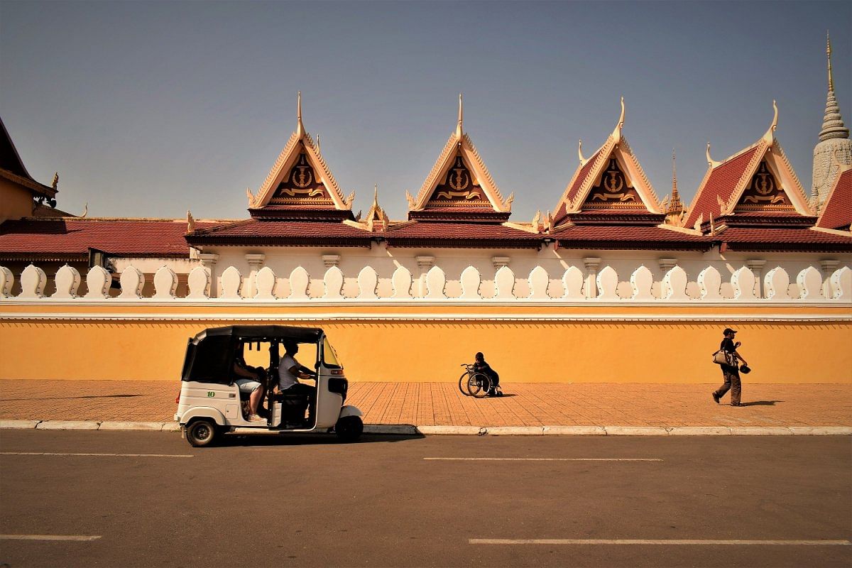 Spotting an autorickshaw on the roads of Phnom Penh