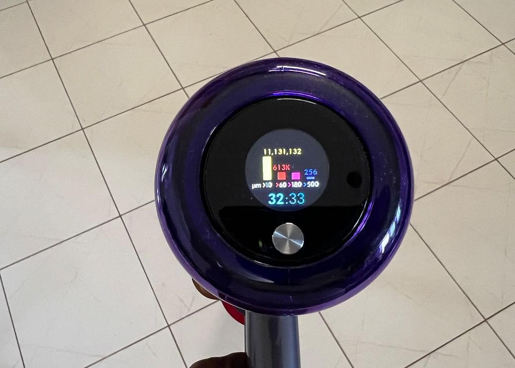 Dyson V15 Detect's LCD display with dust count. Credit: DH Photo/KVN Rohit