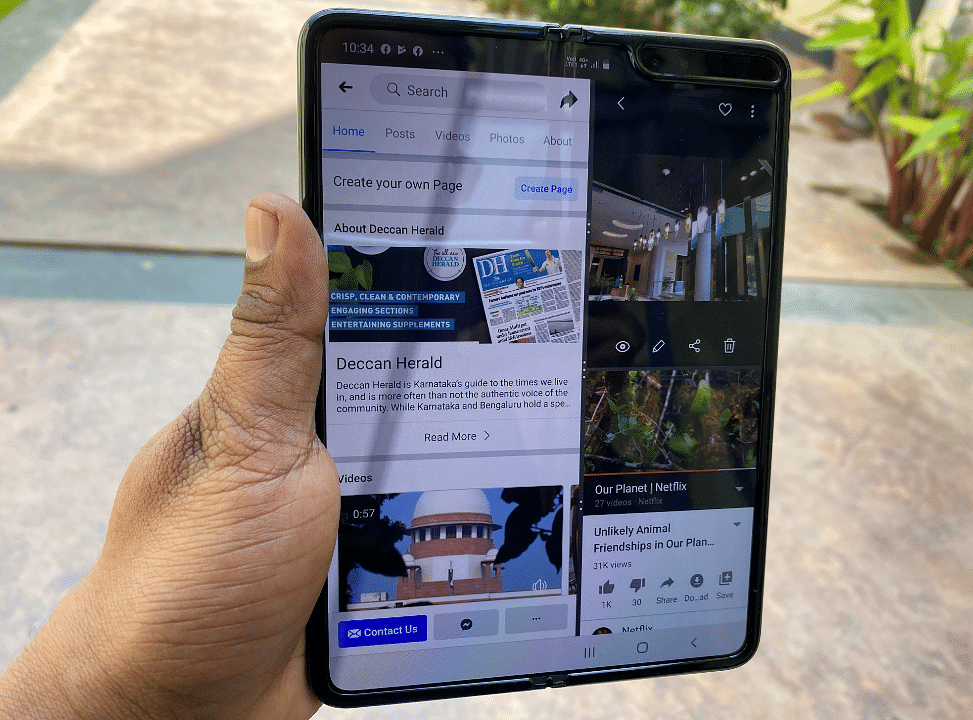 Split-screen feature on Samsung Galaxy Fold (DH Photo/Rohit KVN)