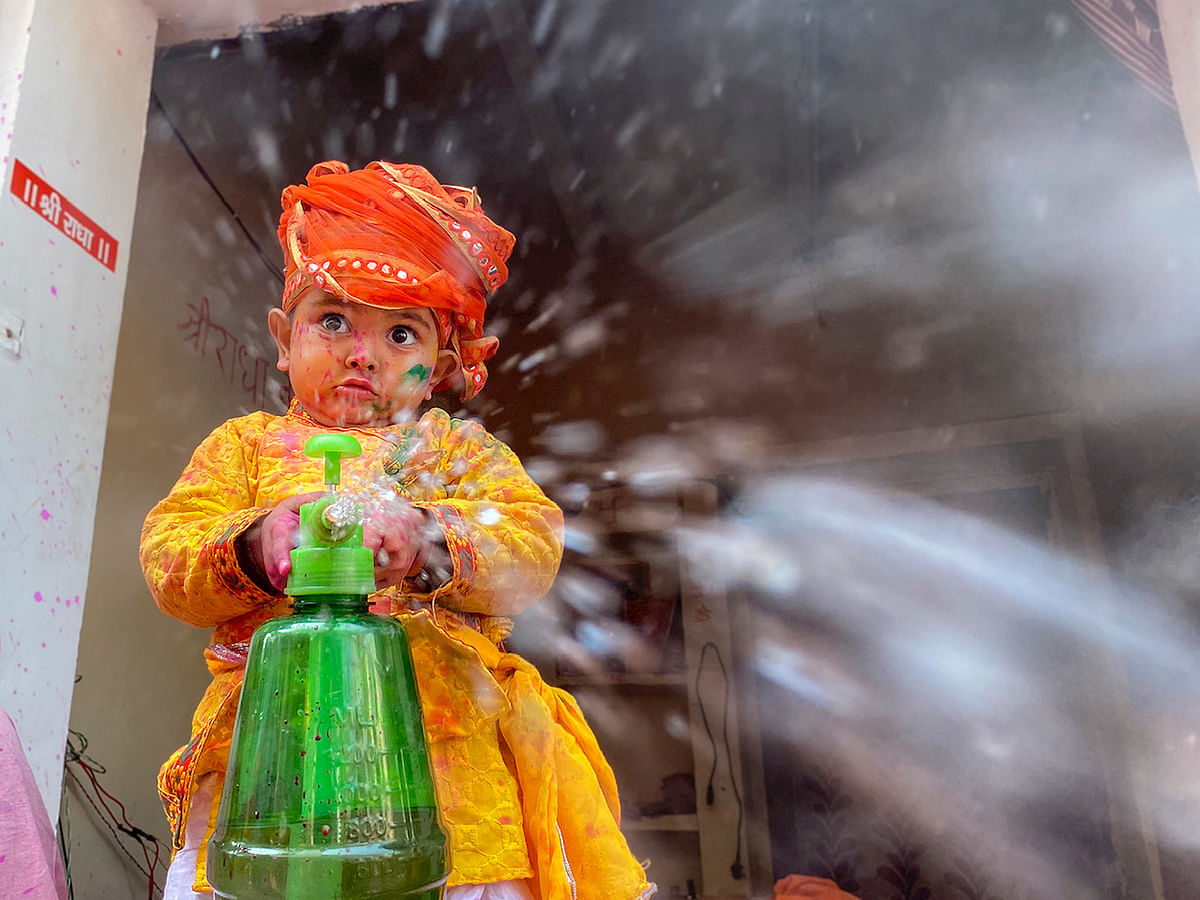 Holi celebration shot on Apple iPhone 11 Pro Max (Picture Credit: Rohit Vohra)