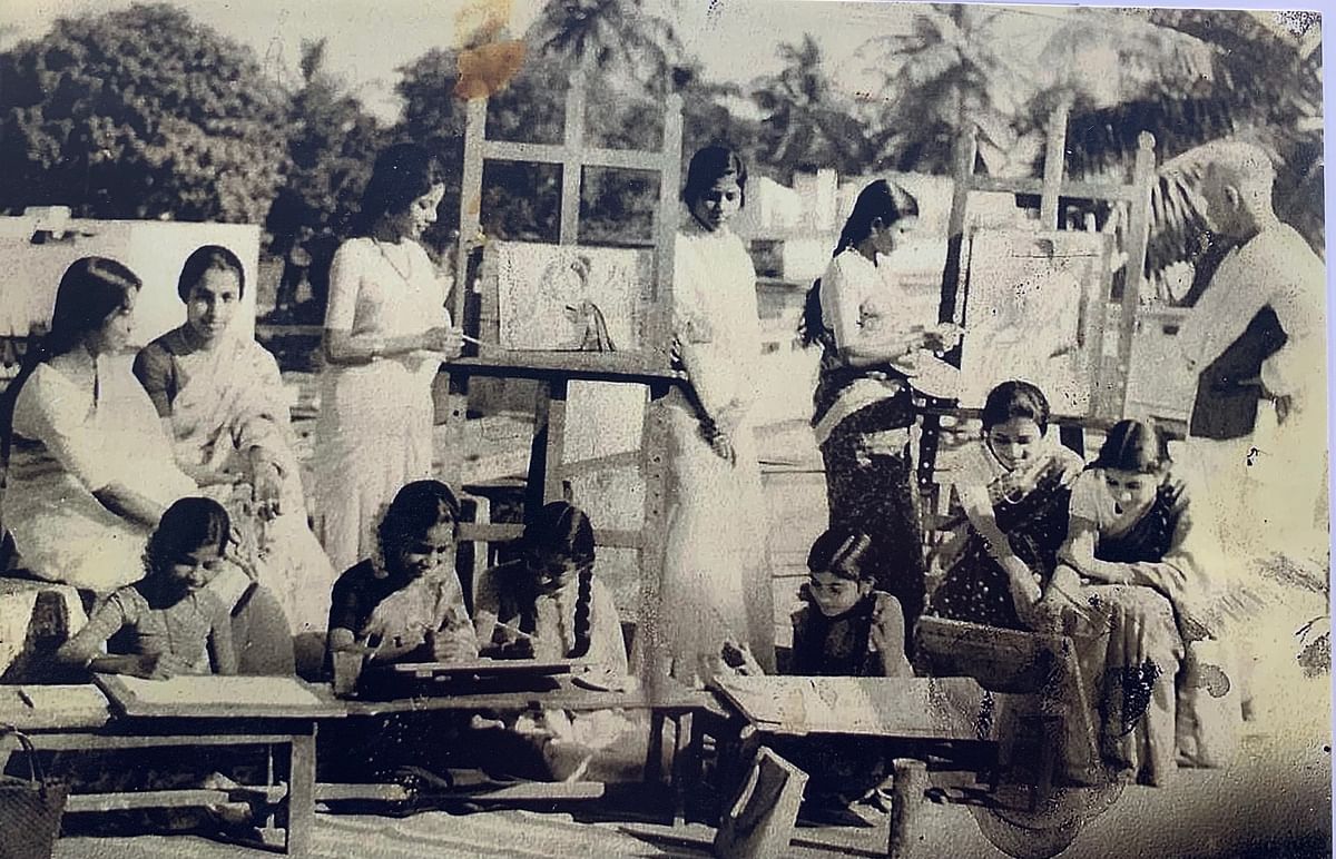 Subba Rao (extreme right) with his students.