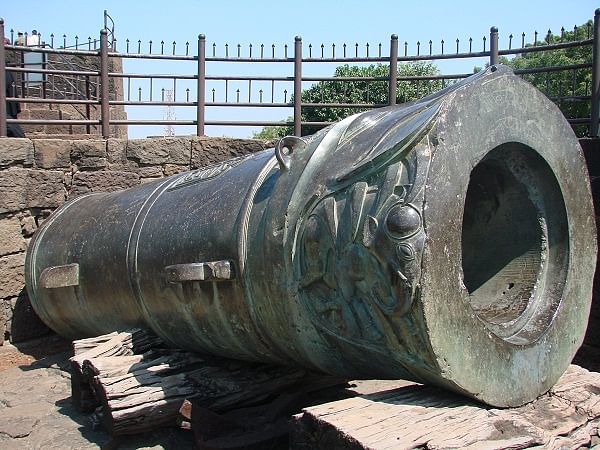 Mul-E-Maidan Cannon