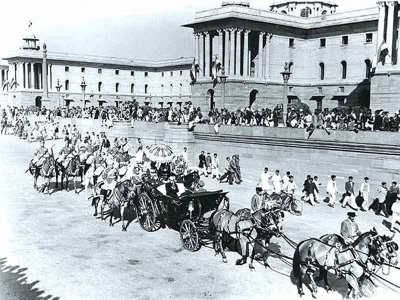 President Rajendra Prasad (in the horse-drawn carriage) readies to takepart in the first Republic Day parade on Rajpath, New Delhi, in 1950.