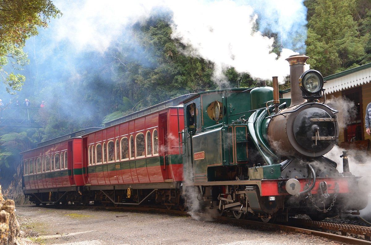 The popular steam-engine train, Mount Lyell No.5