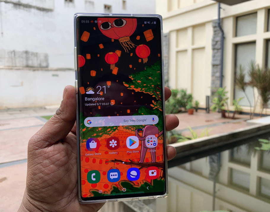 Can you spot the punch-hole front camera on this Samsung Galaxy Note10+ model? (DH Photo/Rohit KVN)