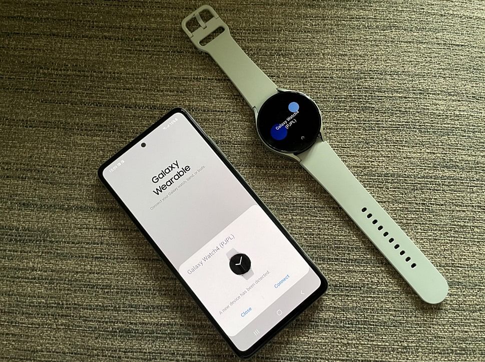 Samsung Galaxy Watch4 with the Galaxy A52s 5G. Credit: DH Photo/KVN Rohit