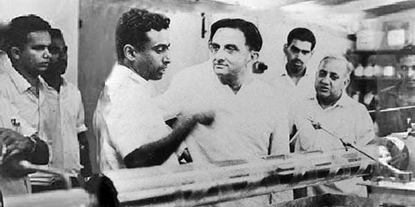Vikram Sarabhai with a young APJ Abdul Kalam in the early days of the ISRO. Photo credit: isro.gov.in