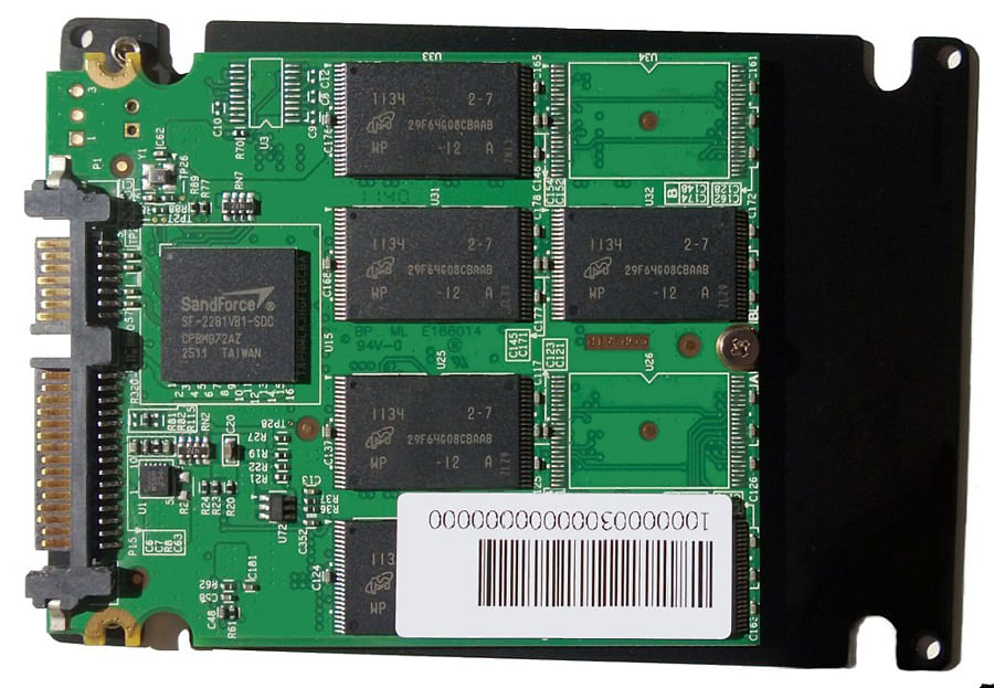 Inside a solid state drive. Picture credit: commons.wikimedia.org/ Hans Haase