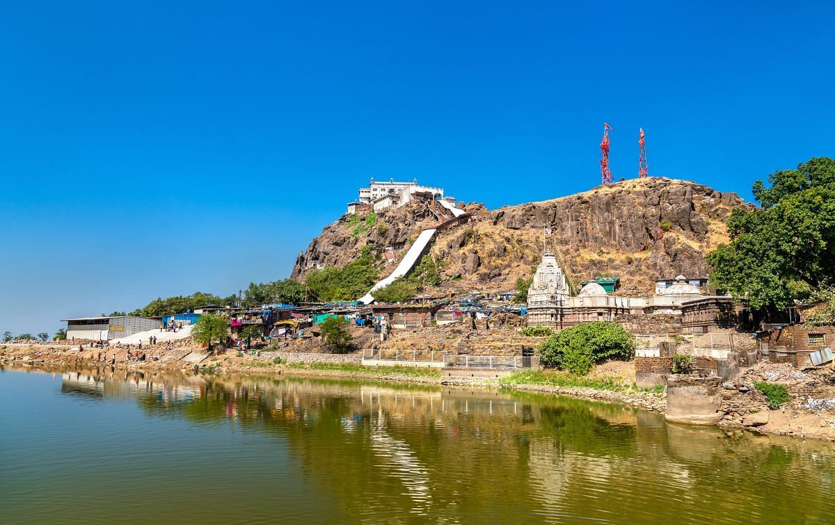Dudhiyu Talav Lake and Kalika Mata Temple at the summit of Pavagadh Hill