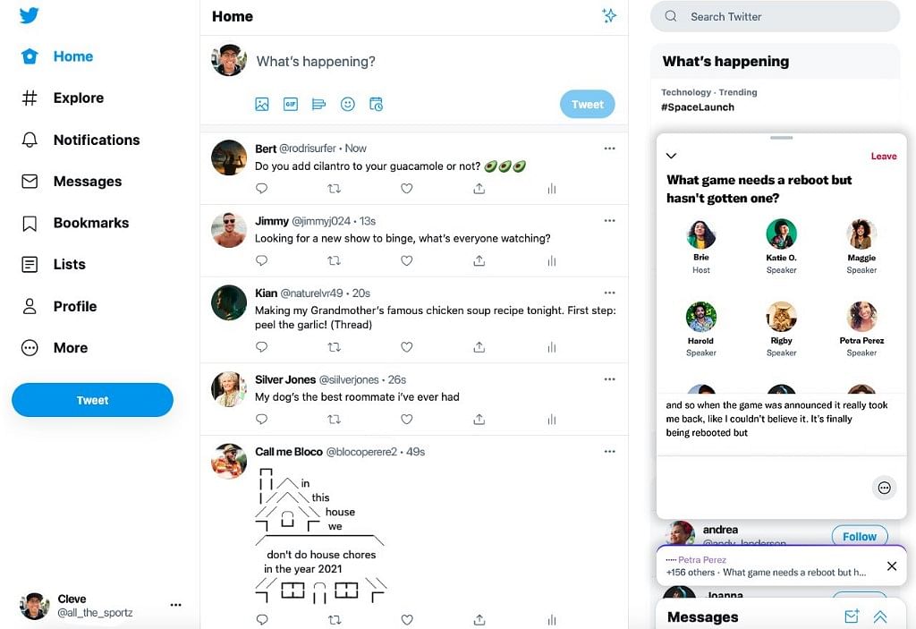 Twitter Spaces' window can be moved to the sides. Credit: Twitter